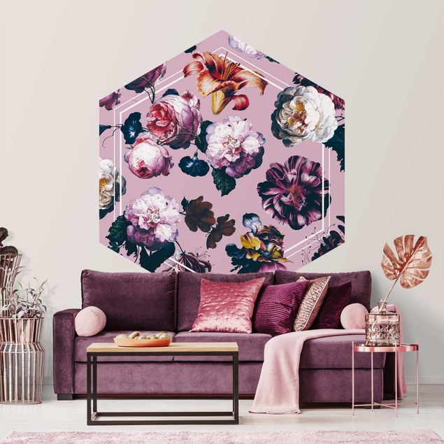 Wanddeko Flur Barockblüten mit weißer Geometrie auf Rosa