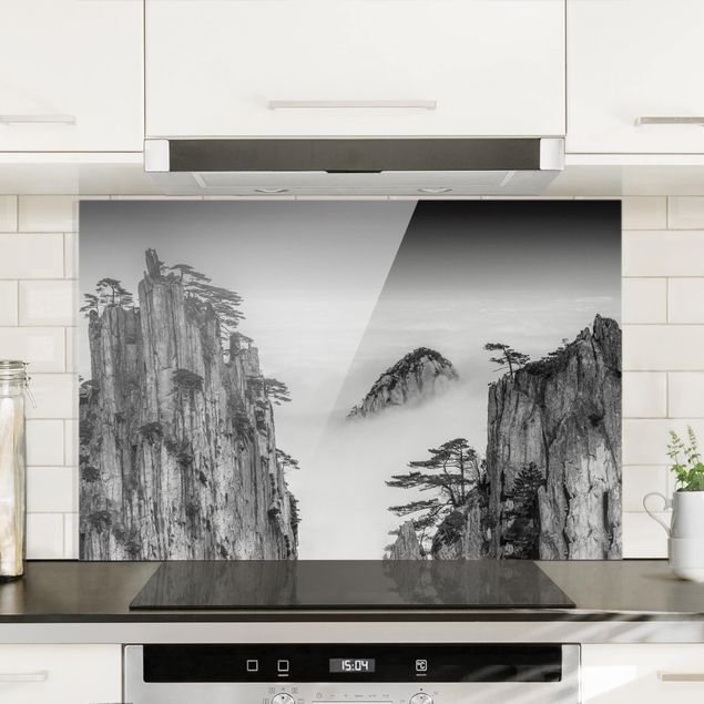 Küche Dekoration Felsen im Nebel schwarz-weiß