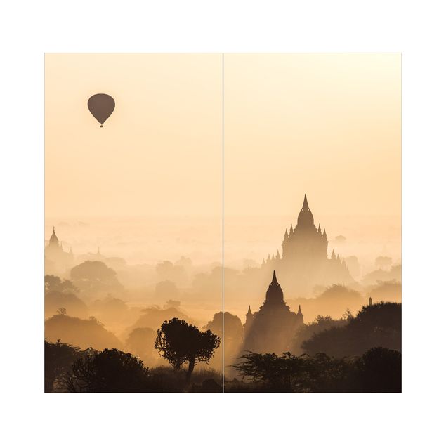 Orientalische Deko Heißluftballon im Nebel