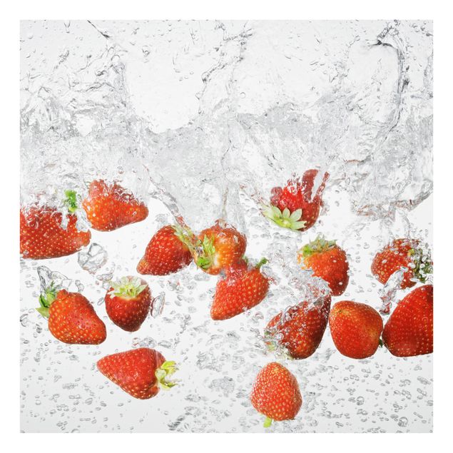 Wanddeko Fotografie Frische Erdbeeren im Wasser