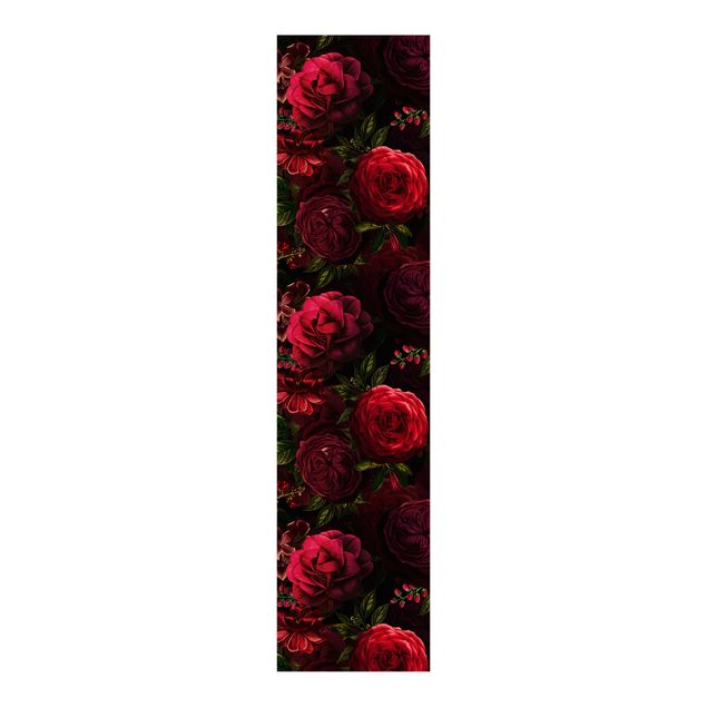 Wanddeko Schlafzimmer Rote Rosen vor Schwarz