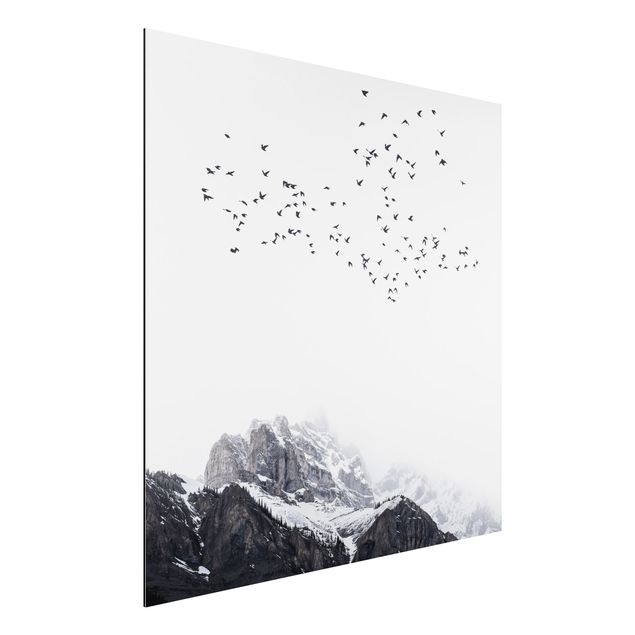 Wanddeko Schlafzimmer Vogelschwarm vor Bergen Schwarz Weiß