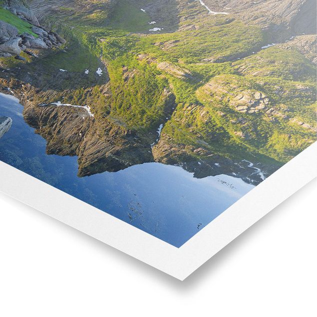 Wanddeko Flur Berglandschaft mit Wasserspiegelung in Norwegen