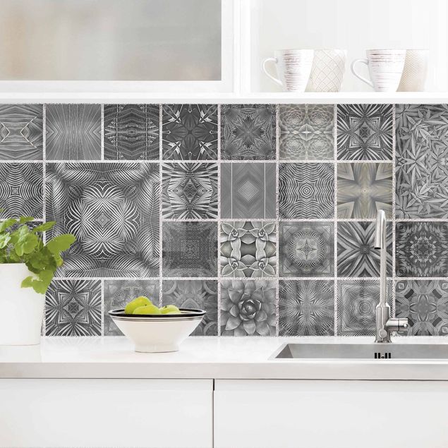 Wanddeko Küche Graue Dschungelfliesen mit Silberschimmer
