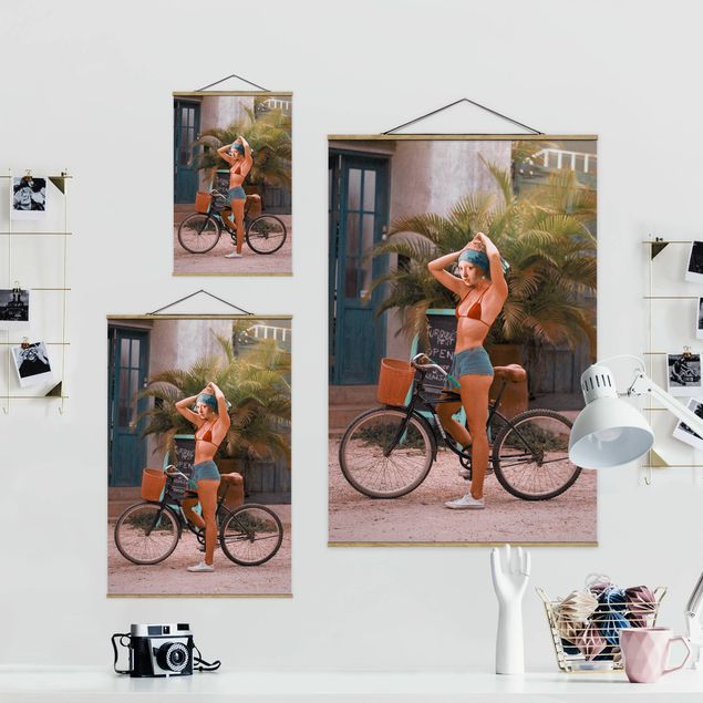 Wanddeko über Bett Fahrrad Mädchen