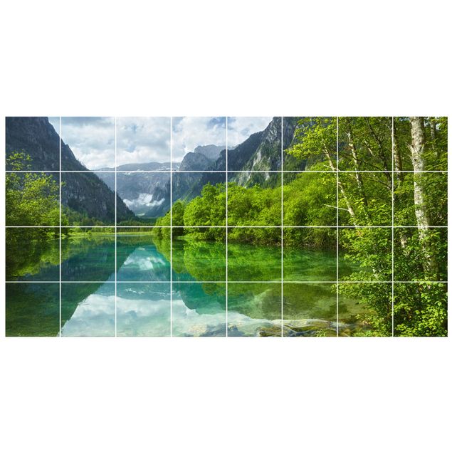 Wanddeko grün Bergsee mit Spiegelung