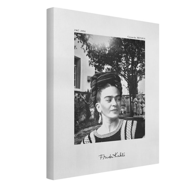 Wanddeko schwarz-weiß Frida Kahlo Foto Portrait im Garten
