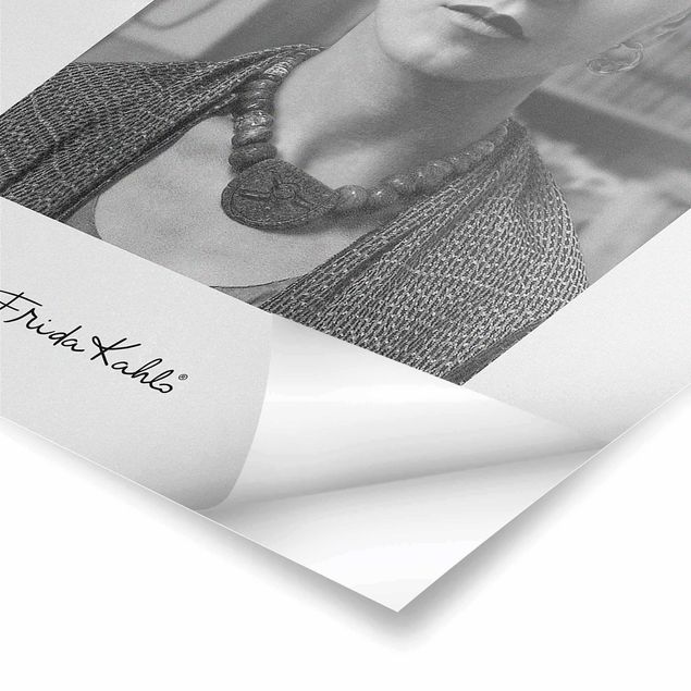 schwarz-weiß Poster Frida Kahlo Foto Portrait im Haus