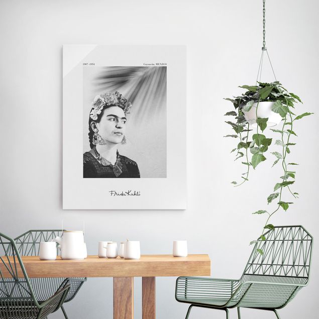 Wanddeko über Sofa Frida Kahlo Portrait mit Schmuck