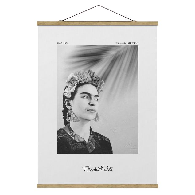 Wanddeko schwarz-weiß Frida Kahlo Portrait mit Schmuck
