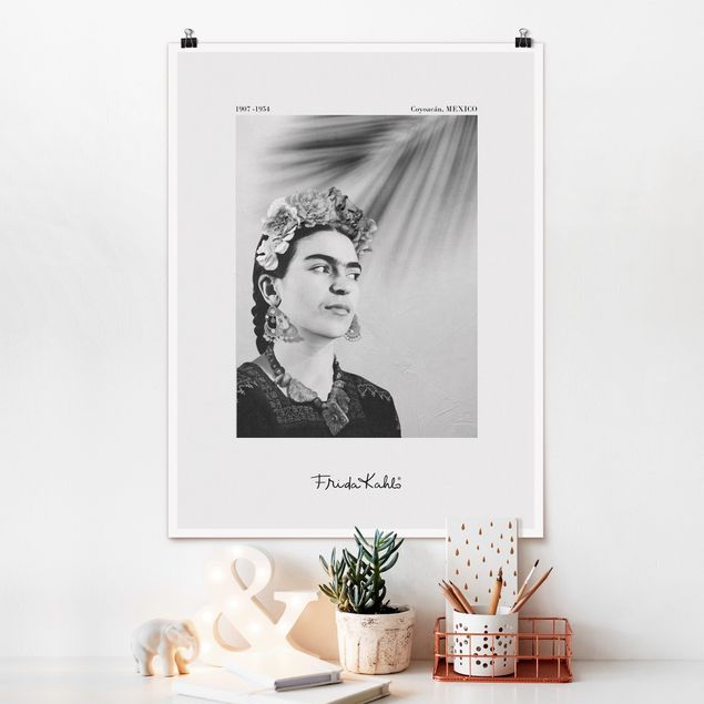 Wanddeko Büro Frida Kahlo Portrait mit Schmuck
