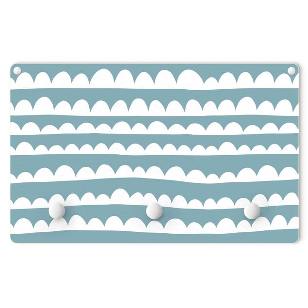 Wanddeko Mädchenzimmer Gezeichnete Weiße Wolkenbänder auf Taubenblau