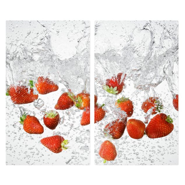 Deko Obst Frische Erdbeeren im Wasser