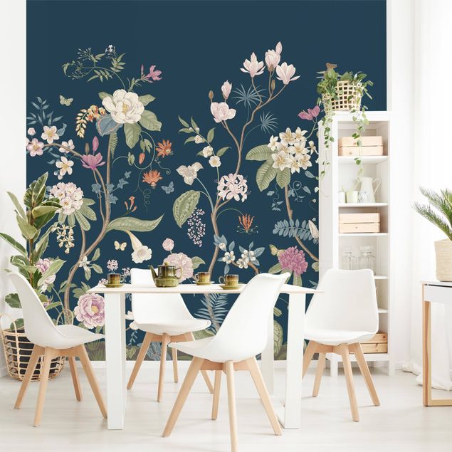 Wanddeko Schlafzimmer Illustrierte Blumen Chinoiserie auf Dunkelblau