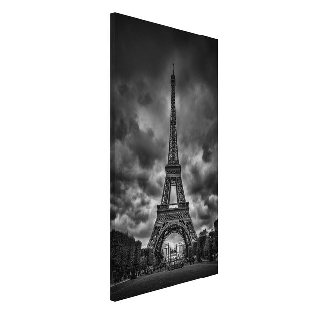 Wohndeko Architektur Eiffelturm vor Wolken schwarz-weiß