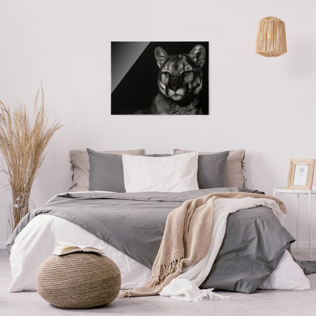 Wanddeko Esszimmer Puma vor Schwarz