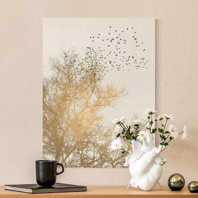 Wanddeko Schlafzimmer Vogelschwarm vor goldenem Baum