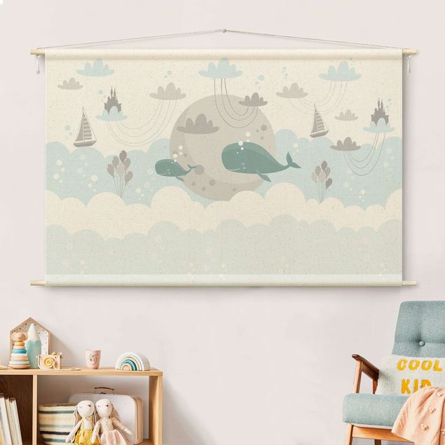 Babyzimmer Deko Wolken mit Wal und Schloss