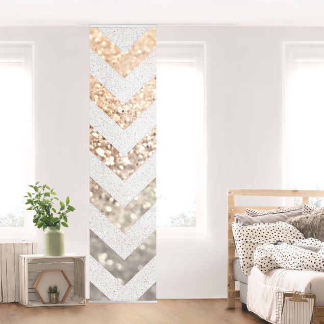 Wanddeko Wohnzimmer Zackenlinien mit Goldglitzer und Silber